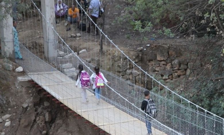 جسر معلق ببولمان ينهي معاناة أمهات