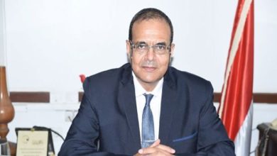 رئيس جامعة سوهاج يهنئ الفلاح المصري بالعيد السبعين