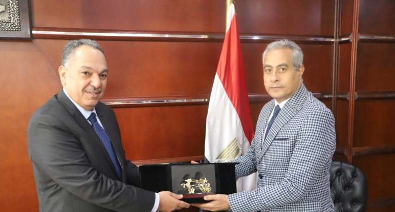 سفير الكويت لدى القاهرة: حريصون على بحث ملف العمالة المصرية