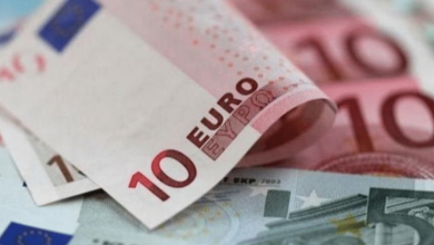 للمرة الأولى منذ 20 عامًا.. اليورو يسجل أدنى مستوى له أمام الدولار