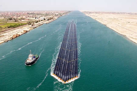 مصر: عودة الحركة في قناة السويس بعد تعويم السفينة السنغافورية الجانحة