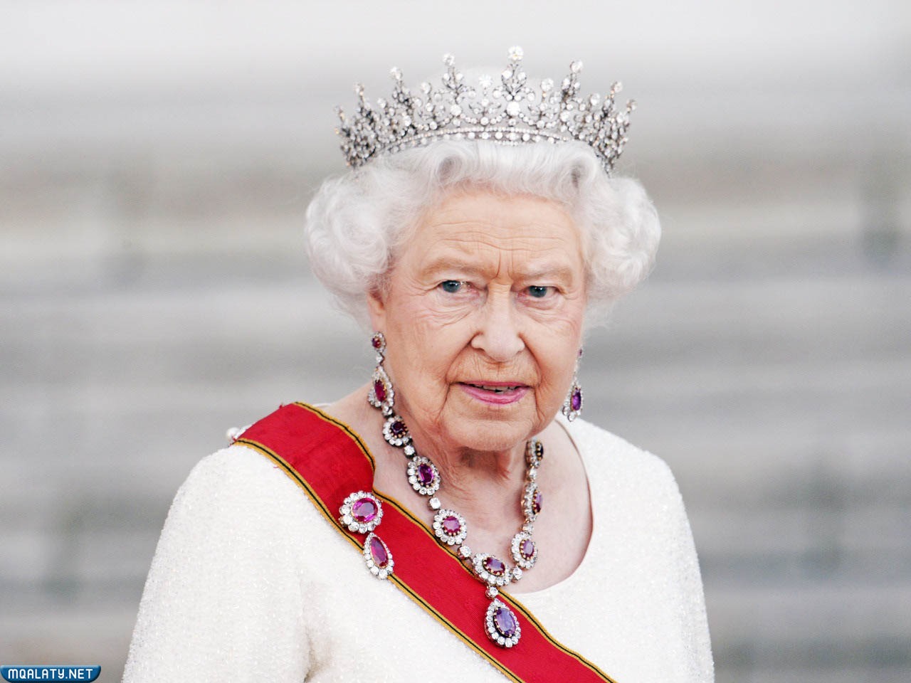 الملكة اليزابيث السيرة الذاتية