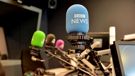 هيئة الإذاعة البريطانية أقدم إذاعة في العالم تغلق إذاعاتها العربية والفارسية والصينية