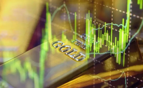 الذهب ينزلق دون 1700 دولار بعد بيانات عززت المسار المتشدد للفيدرالي