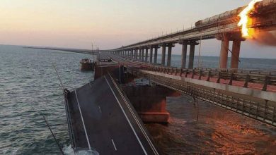 شاحنة مفخخة تفجر «جسر القرم» الذي يربطها بروسيا