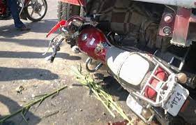 إصابة 3 أشخاص في حادث تصادم سيارة ملاكي بدراجة نارية في الجيزة