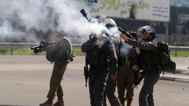 الاحتلال يعتقل ثلاثة فلسطينيين من الخليل