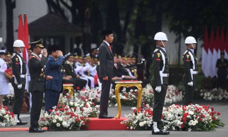 الرئيس الإندونيسي يزور مدينة مالانغ بعد حادثة التدافع في الملعب