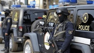 القبض على شخص بالقاهرة لقيامه بسرقة سيارة بأسلوب المفتاح المصطنع