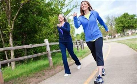 دراسة: المشي بتلك الطريقة يمكن أن يقلل من خطر الإصابة بالنوبات القلبية والسرطان والخرف