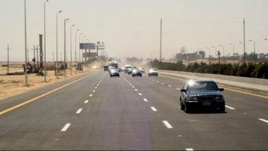ضبط سائق يقود سيارته برعونة على طريق القاهرة الإسماعيلية الصحراوي