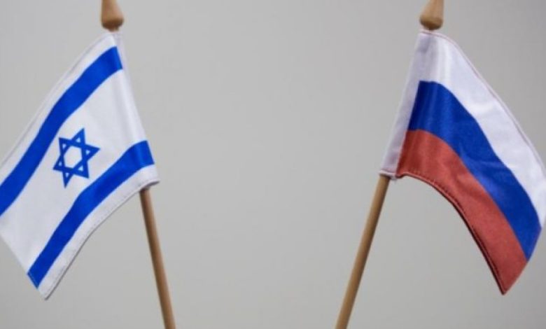 لهذا السبب.. سفارة روسيا لدى دولة "الاحتلال" توبّخ موفد قناة عبرية
