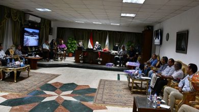 محافظ جنوب سيناء يجتمع بكافة الجهات والشركات المنفذة لمشروعات شرم الشيخ