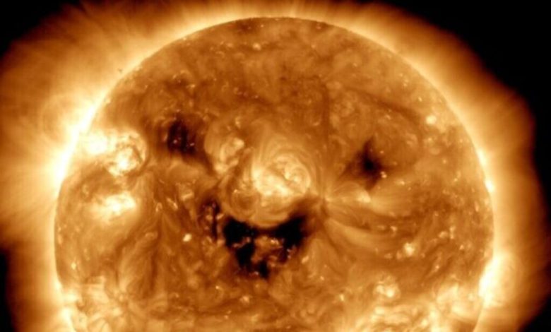 وكالة "ناسا" نشرت صورة "مبتسمة" للشمس أثارت قلق الخبراء