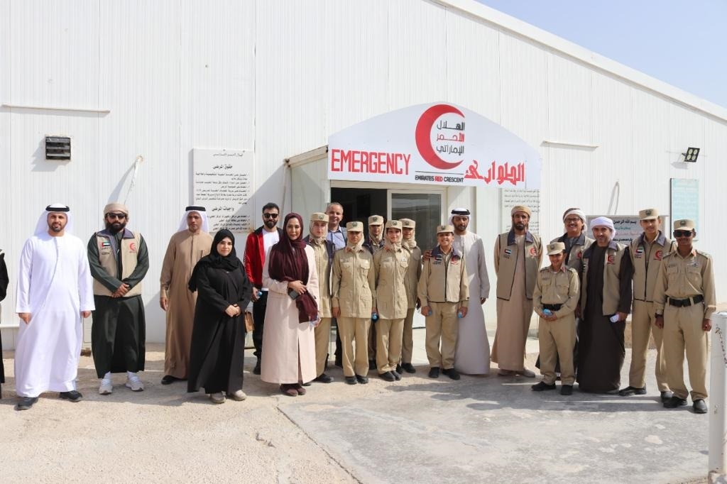 سفراء الأمان يزورون المخيم الإماراتي - الأردني للاجئين 
