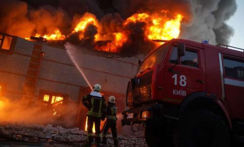 أضرار بالبنية التحتية للسكك الحديد بين منطقتين أوكرانيتين جراء قصف روسي