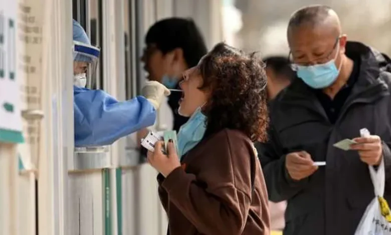 الصين تعلن تسجيل 1200 إصابة جديدة بفيروس كورونا
