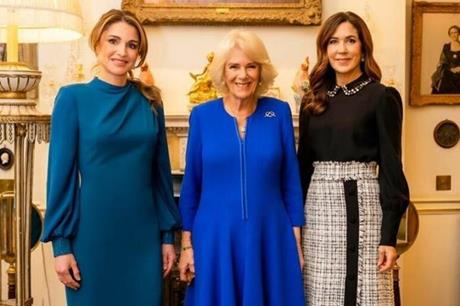 الملكة القرينة كاميلا تستقبل الملكة رانيا في لندن