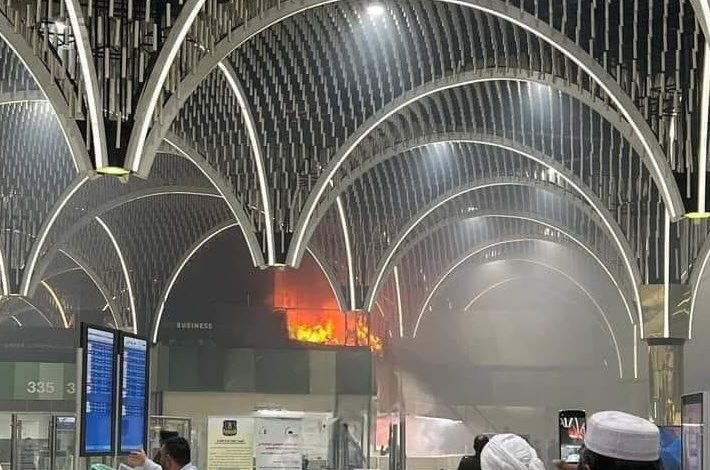 بالصور.. حريق بمطار بغداد وإخلاء صالات المسافرين