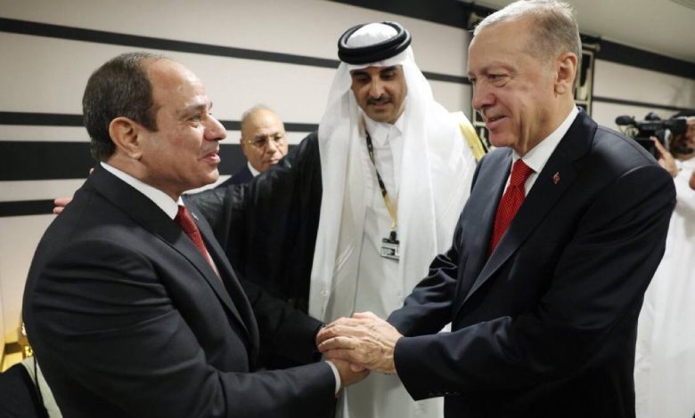 بحضور الشيخ تميم.. أردوغان يلتقي السيسي في قطر