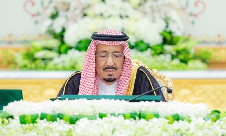 خادم الحرمين يرأس جلسة مجلس الوزراء في قصر اليمامة