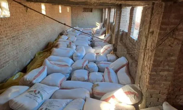 ضبط 45 طن أرز شعير داخل مخزن بالبحيرة قبل بيعها بالسوق السوداء