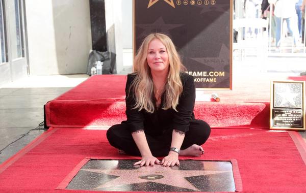 LOS ANGELES, CALIFORNIA - NOVEMBER 14: Christina Applegate attends a ceremony honoring Christina Applegate with a star on the Hollywood Walk Of Fame on November 14, 2022 in Los Angeles, California. Emma McIntyre/Getty Images for Netflix/AFP Emma McIntyre / GETTY IMAGES NORTH AMERICA / Getty Images via AFP