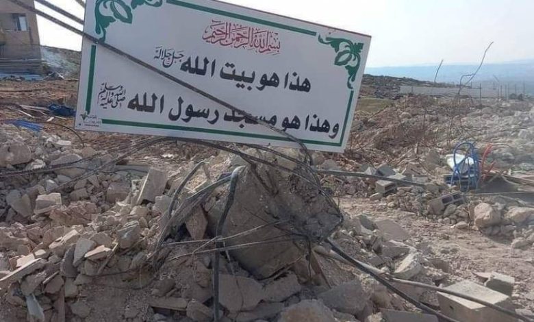 الاحتلال يهدم مصلى في دير سامت ويوَسع مستوطنة "كرمي تسور"