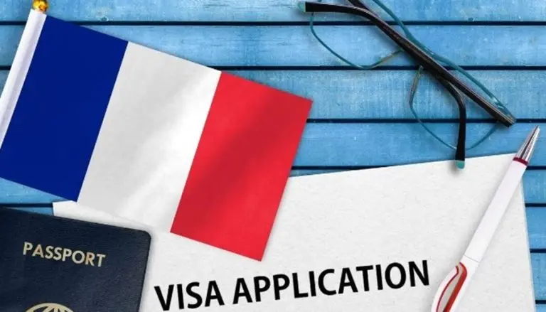 السفارة الفرنسية في الرياض تعلن عن بدء استئناف إصدار التأشيرات المعلقة