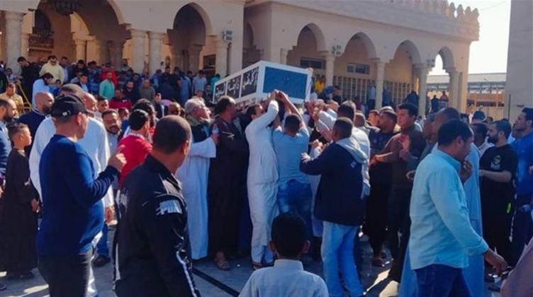 تشييع جنازة ممرضة مرسى علم من مسجد الميناء بالغردقة