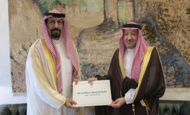 سفير الكويت في السعودية يسلم رسالة خطية من سمو ولي العهد إلى خادم الحرمين