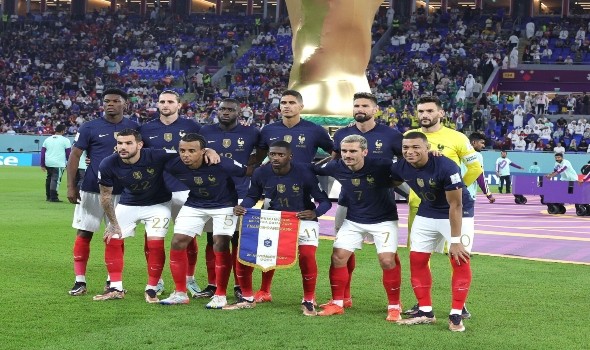 فرنسا تهزم إنجلترا بثنائية وتصطدم بالمغرب في نصف نهائي كأس