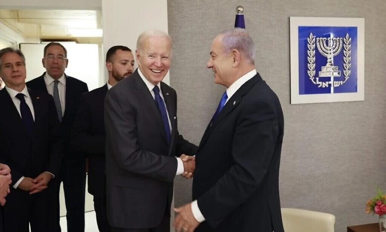 الرئيس الأمريكي جو بايدن (من اليسار) يلتقي بزعيم المعارضة بنيامين نتنياهو في مقر رؤساء إسرائيل في القدس، 14 يوليو، 2022. (GPO)
