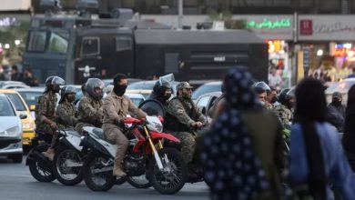 نظام الملالي يخرج عن صمته.. سقوط 300 من رجال خامنئي في تظاهرات إيران
