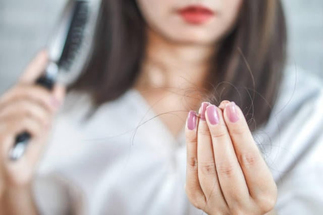 البيوتين لعلاج تساقط الشعر وتكسر الأظافر