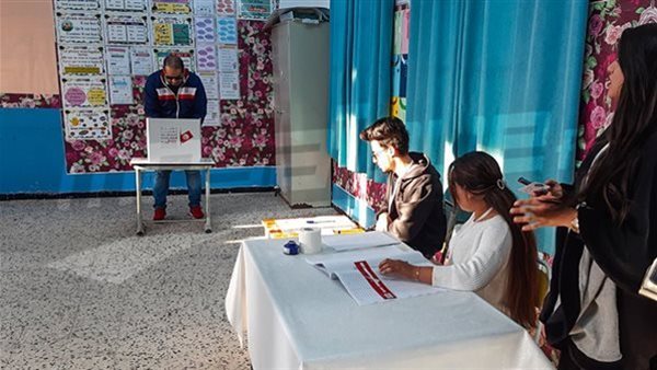 انطلاق التصويت في الجولة الثانية من الانتخابات التشريعية في تونس