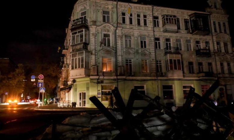 انقطاع الكهرباء في أوكرانيا بعد هجمات روسية بالمسيّرات على محطات الطاقة