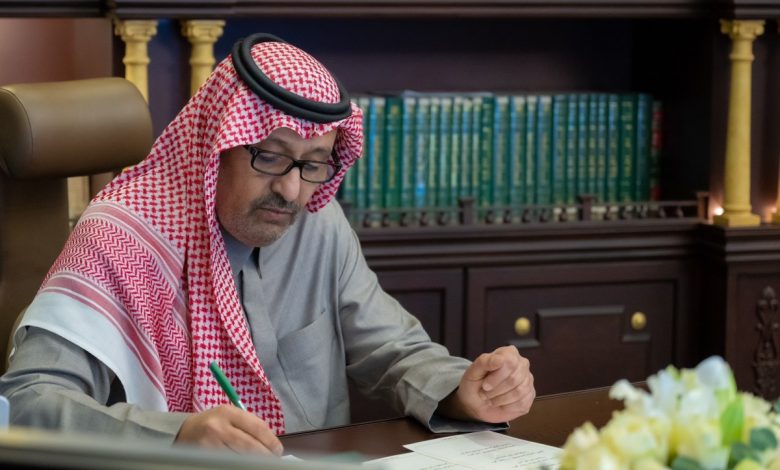 سمو أمير منطقة الباحة يستقبل محافظ الحجرة ويطلع على تقرير الأعمال المنجزة
