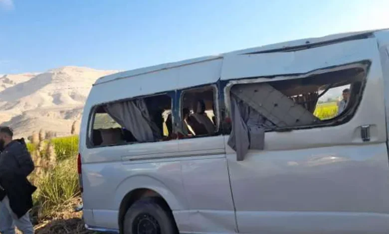 عاجل.. إصابة 12 شخصا في حادث انقلاب سيارة ميكروباص في نجع حمادى