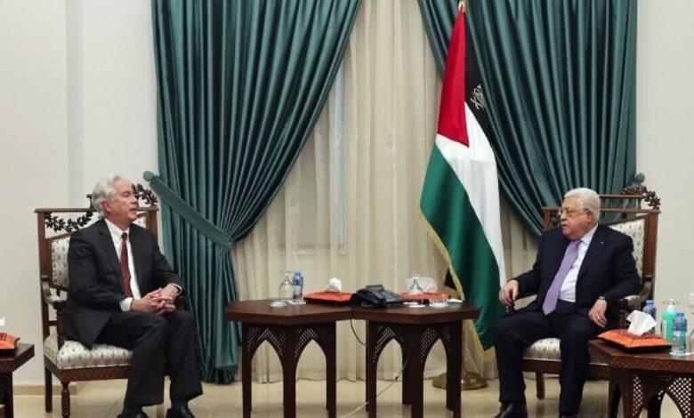 عباس يؤكد للولايات المتحدة أن العلاقات الأمنية مع اسرائيل قطعت جزئيا فقط، ويمكن استعادتها