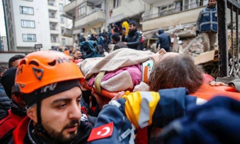 ارتفاع ضحايا زلزال تركيا إلى 2921 قتيلا ونحو 16 ألف مصاب - أخبار السعودية