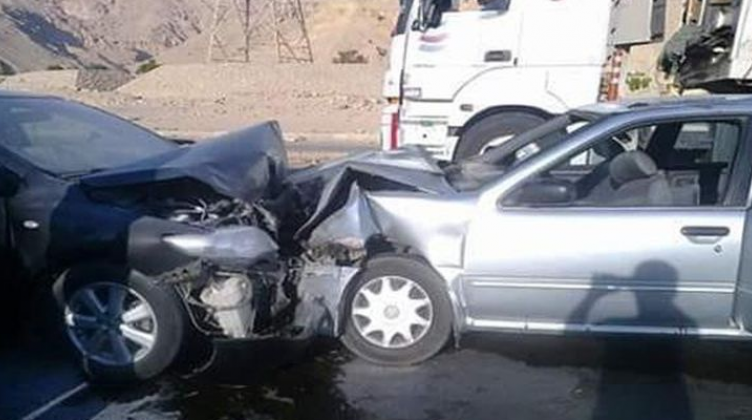 إصابة 8 أشخاص في حادث تصادم بالطريق الصحراوي