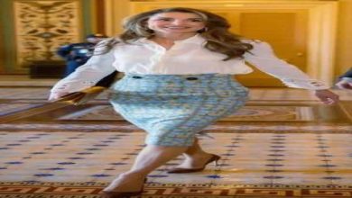 الملكة رانيا بإطلالات كلاسيكية راقية في جولتها بواشنطن