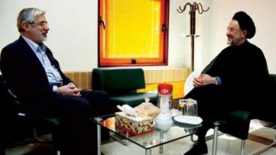 خلاف بين خاتمي وموسوي حول «إصلاح النظام»