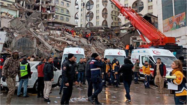 رابطة الدوري الإنجليزي تتبرع بمليون جنيه إسترليني لضحايا زلزال تركيا وسوريا