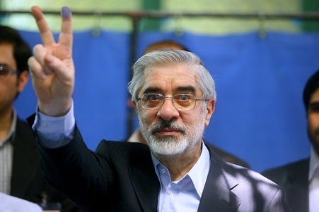 موسوي وخاتمي يدعوان الى تغيير في النظام السياسي في إيران