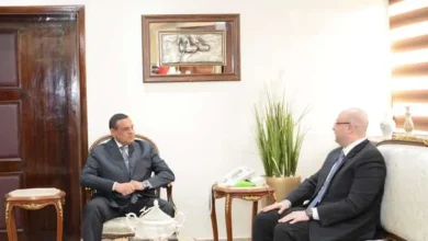 وزير التنمية المحلية يناقش مع محافظ بني سويف الموقف التنفيذي لمشروعات «حياة كريمة»