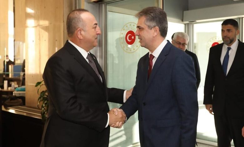 وزير الخارجية إيلي كوهين يصل إلى تركيا في زيارة تضامنية وللقاء إردوغان