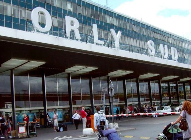 إلغاء رحلات جوية بمطار أورلي الفرنسي بسبب اضراب التقاعد 