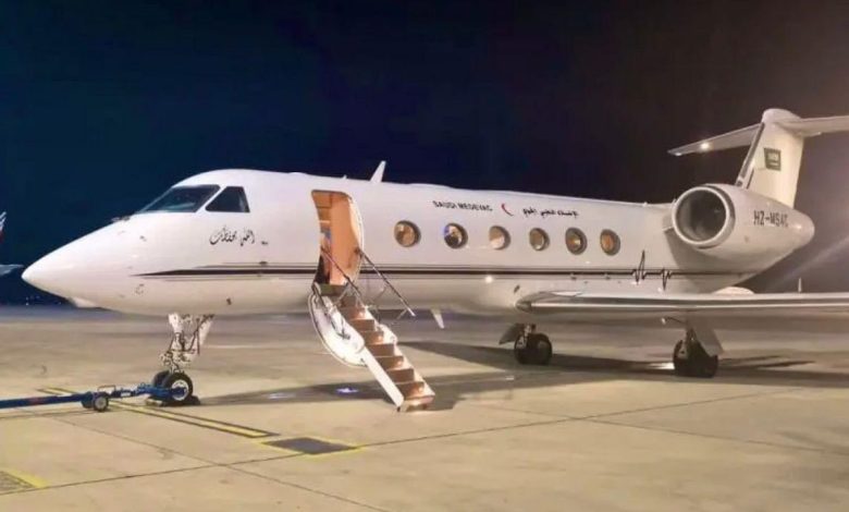 إنفاذًا لتوجيهات القيادة.. نقل مواطن بطائرة الإخلاء الطبي من المغرب إلى المملكة